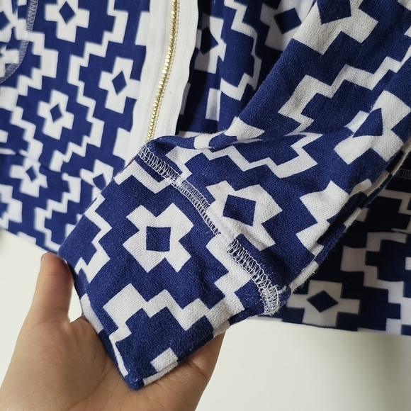 Macbeth Collection by Margaret Josephs blue and white print gold toned sweater - Picture 3 of 7